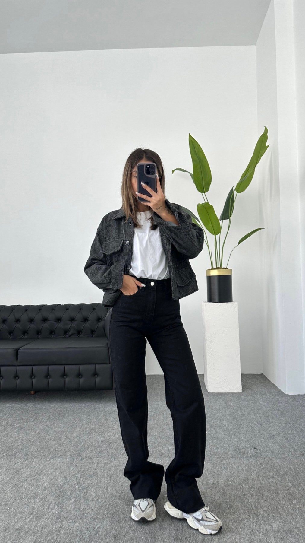 AA69B19F-47F2-43FE-95E5-1FCECB7B23D5 Jean taille haute noir – Image 1