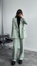 COSTUME VESTE OVERSIZE PALAZZO DÉTAIL PLISSÉ VERT MENTHE – Image 2