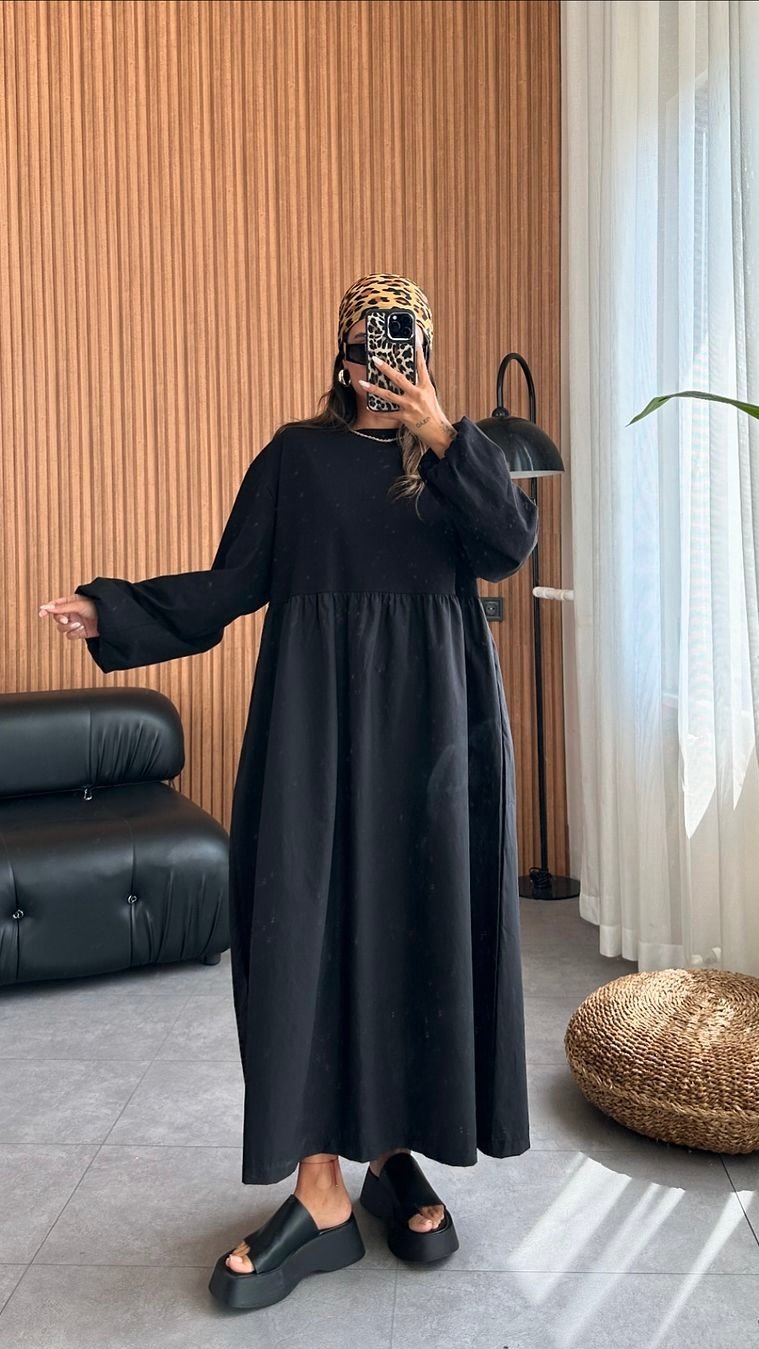 IMG_6573 Robe bohème noire à manches longues Pinte – Image 1