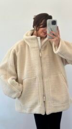 Manteau beige en peluche à fermeture éclair Cesila – Image 2