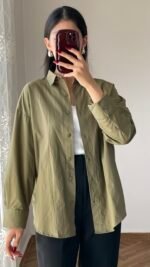 Laya Oversize Shirt vert khaki – Image 3