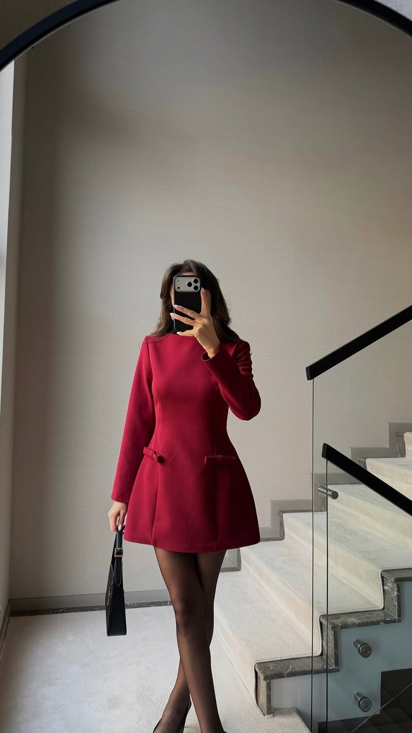 IMG_2107 RED MINIATURE BOW DETAILED DRESS – Image 1